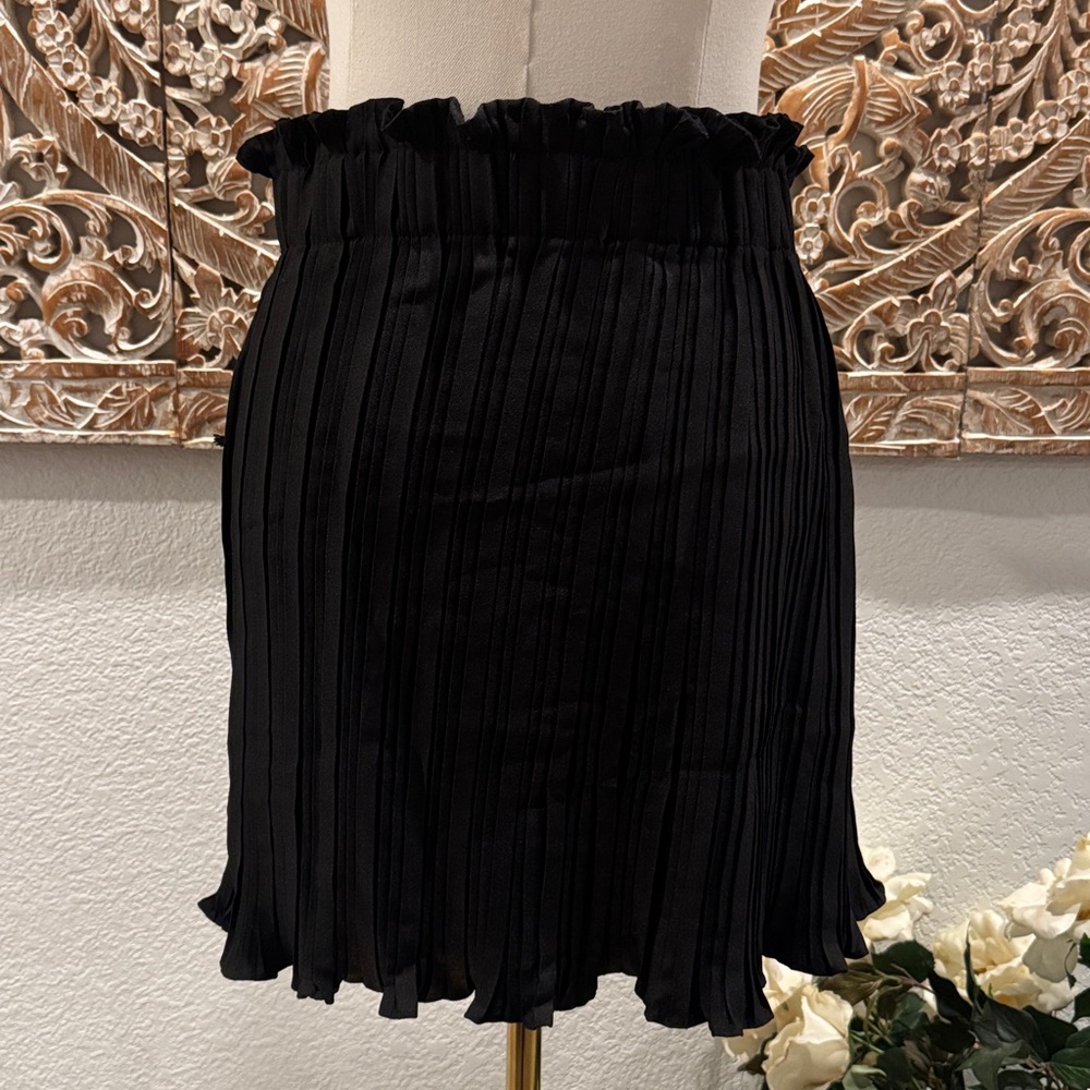 Haute Monde Black Crimped Flowy Mini Skirt w/ Tie Belt - Picture 3 of 16